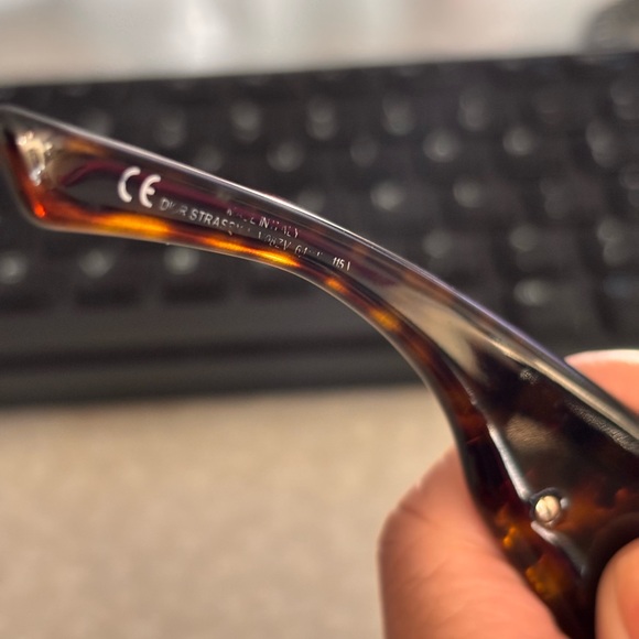 Dior Strassy Sunglasses ๐ Beautiful design with Crystals no stones missing. - Picture 5 of 8